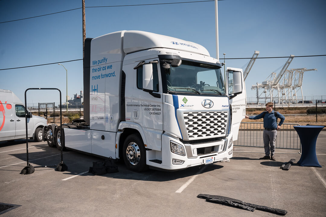 Hydrogen Fuel Cell Trucks, Port of Oakland